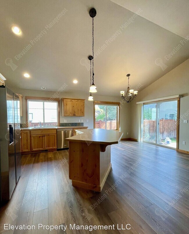 Foto del edificio - 3 br, 2 bath House - 60880 Sawtooth Mounta...