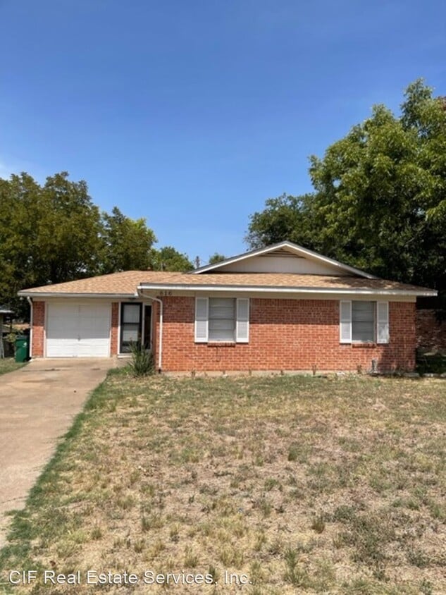 Primary Photo - 3 br, 1 bath House - 816 Horseshoe Dr.