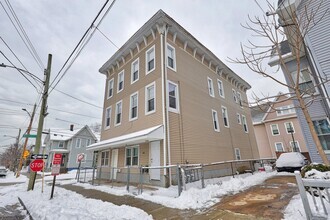 Building Photo - 168 Lloyd St