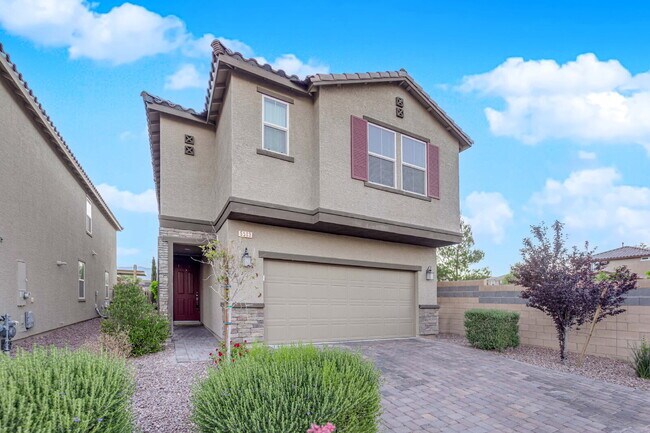 Foto del edificio - DON'T MISS OUT ON THIS NEWLY BUILT COZY 4 ...