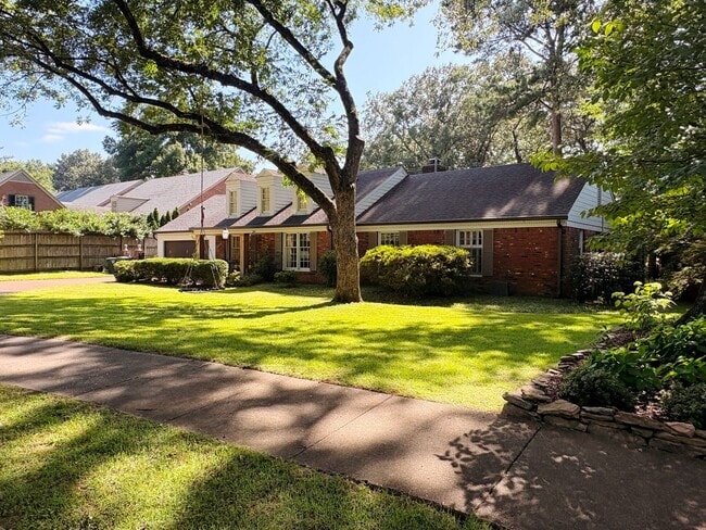 Building Photo - 289 Woodmont Dr