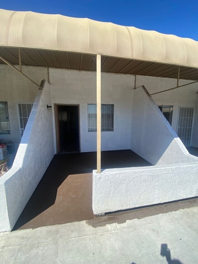Foto principal - Ballpark Square Apartments-Barrio Logan