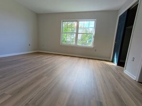 Building Photo - 347 Ridgewood Ave