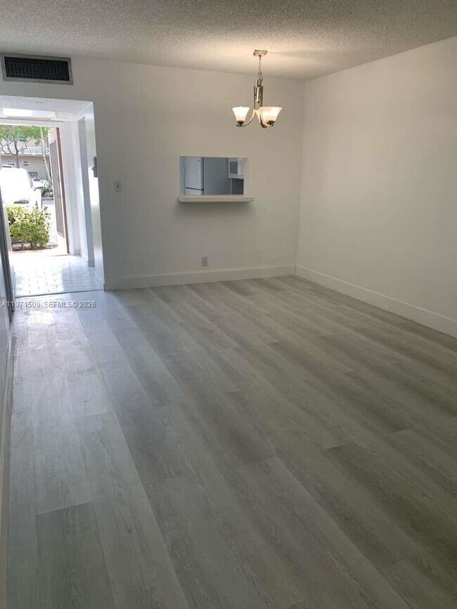 Foto del edificio - 5003 NW 35th St