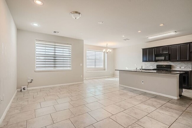 Foto del edificio - 403 Epiphany Ln
