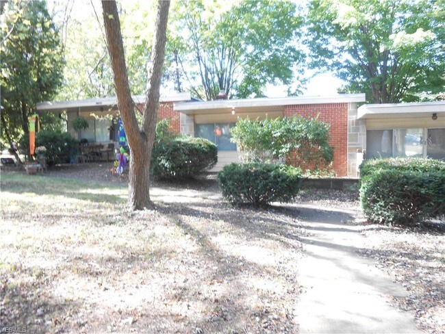 Foto del edificio - 27890 Center Ridge Rd