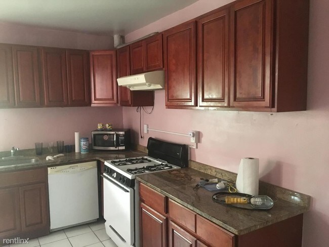 Foto del edificio - 3 br, 1.5 bath Townhome - 3033 Chatham St