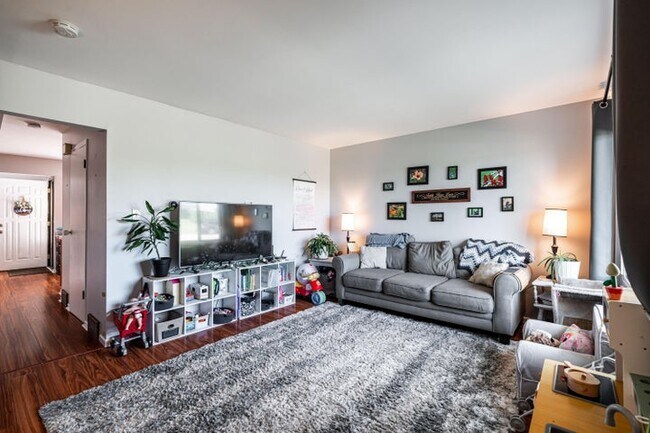 Living Room - 5311 Byrd Ave