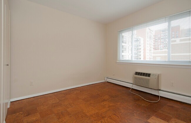 Bedroom - 1625 N Ode St