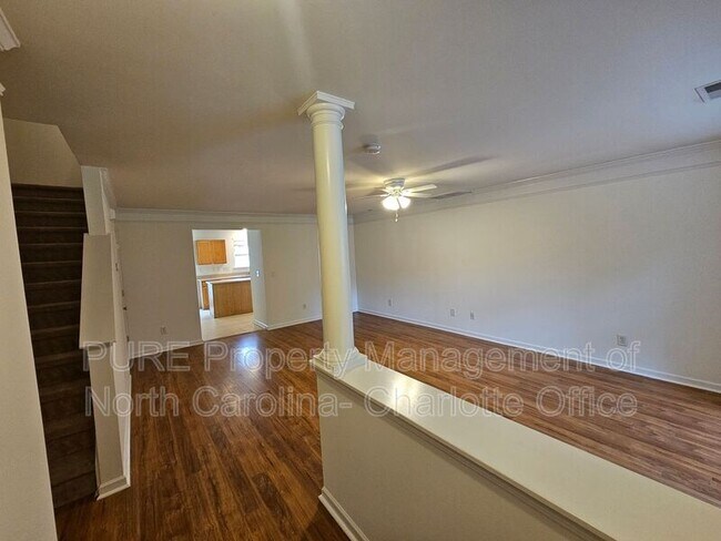 Building Photo - 18554 Oakhurst Blvd