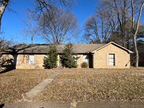 Building Photo - 6124 Chinaberry Dr