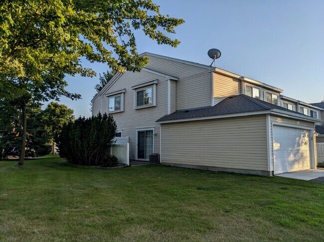 Building Photo - 13071 Northrup Trl