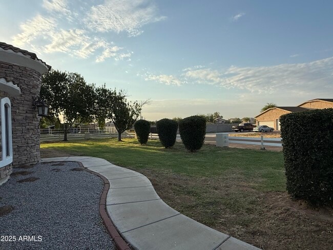 Foto del edificio - 5502 N 105th Ln