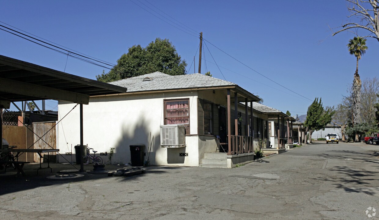 Primary Photo - 4180 E Mission Blvd