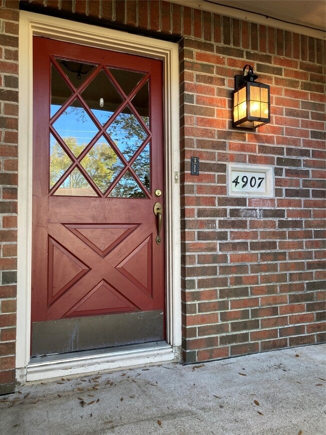 Foto del edificio - 4907 Elm St