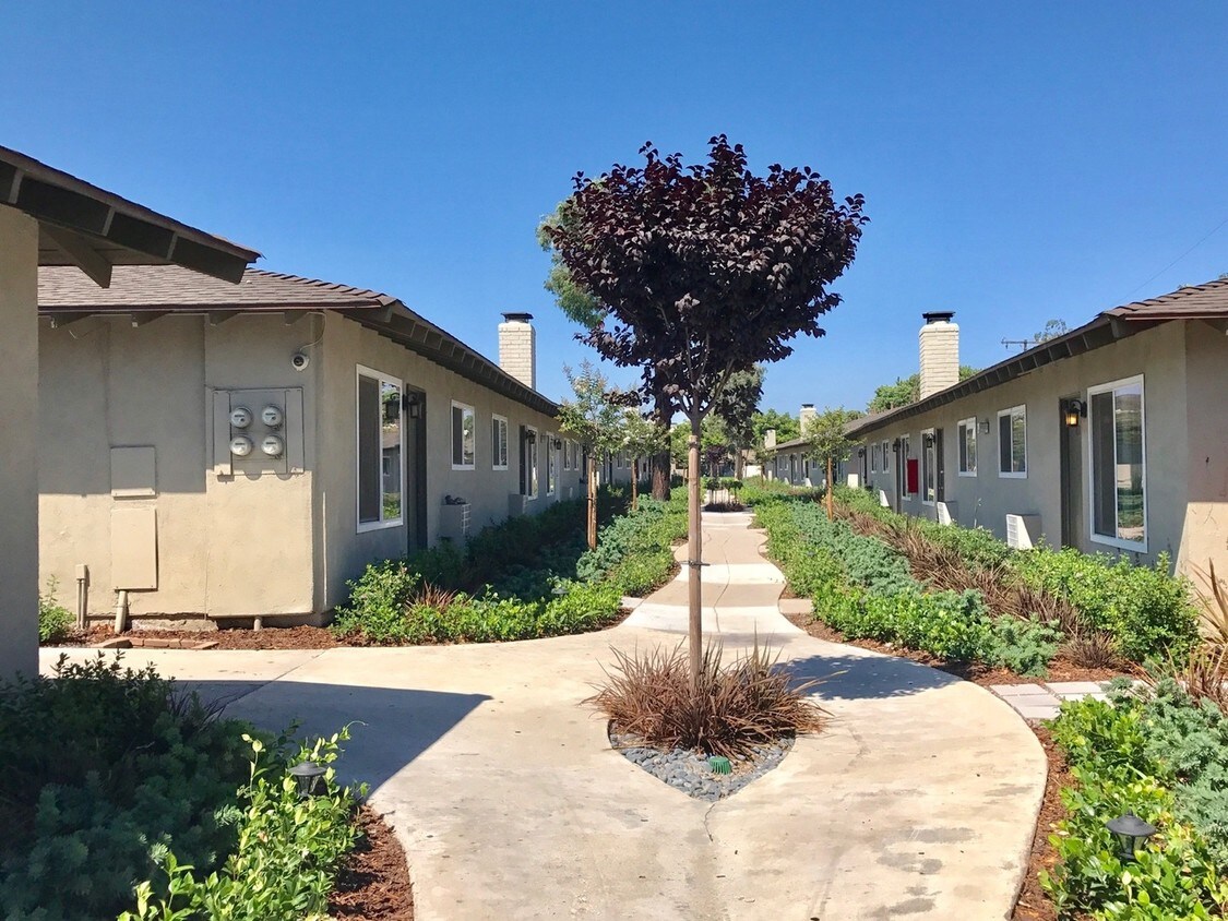 Foto principal - 1651 Mitchell Ave