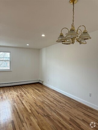 Building Photo - 206-63 45th Dr