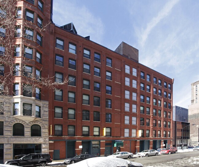 525 S. Dearborn St. Apartments Chicago, IL