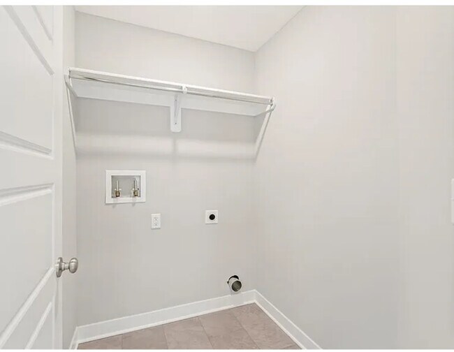 Building Photo - 3545 Corbin Dr