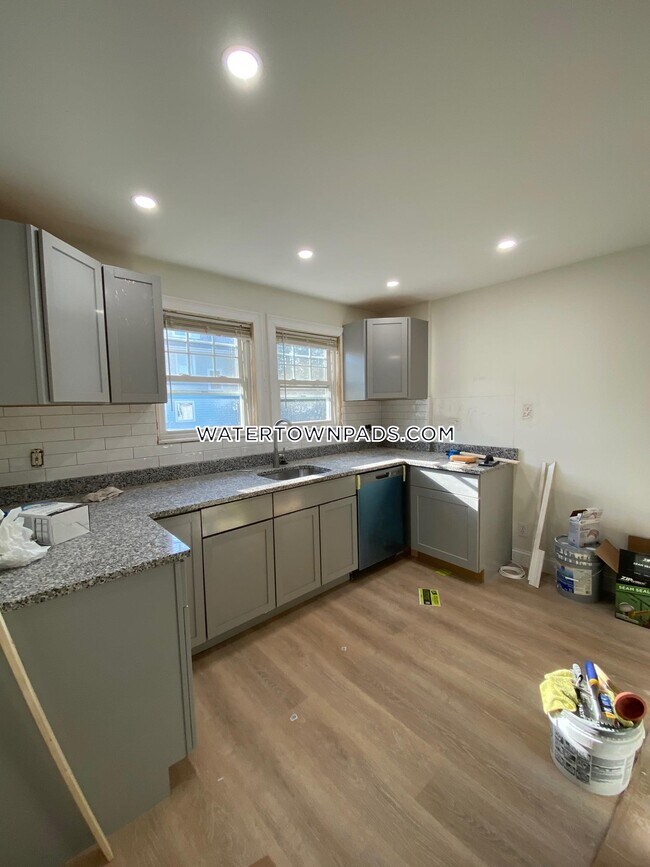 Foto del edificio - 4 Hall Ave