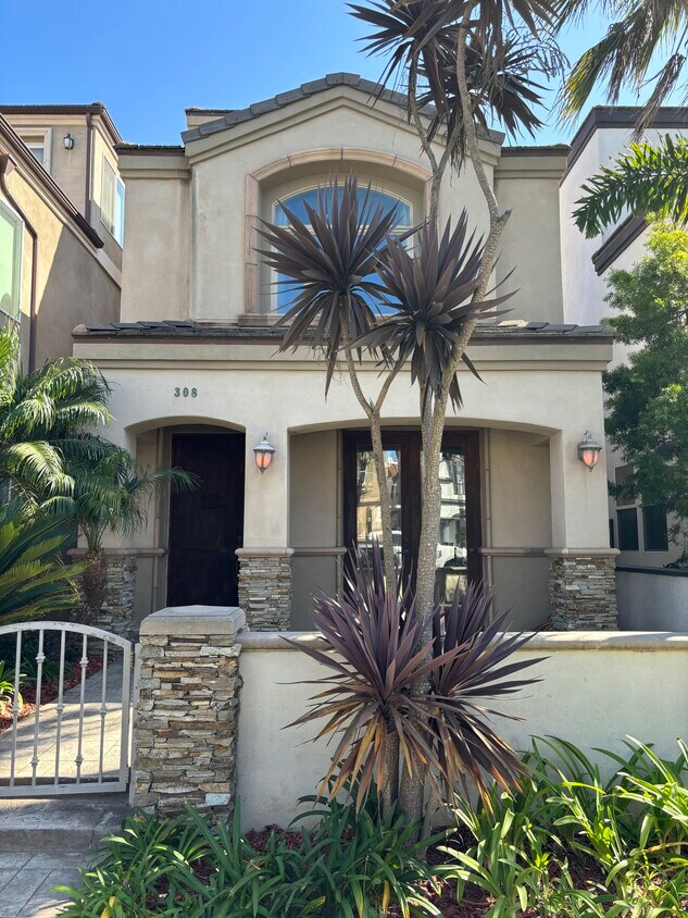 Primary Photo - 308 2nd St