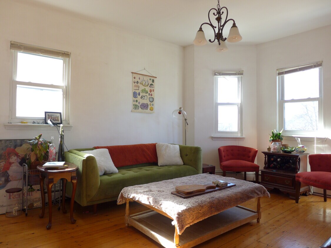 Foto principal - 830 Parker St
