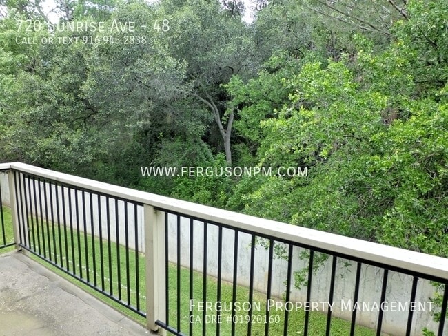Building Photo - Fantastic Condo with a Greenbelt View