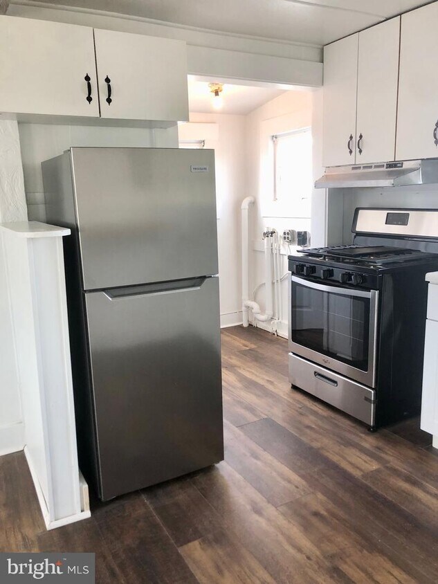 6908 North Point Rd Unit 1, Sparrows Point, MD 21219 Room for Rent in