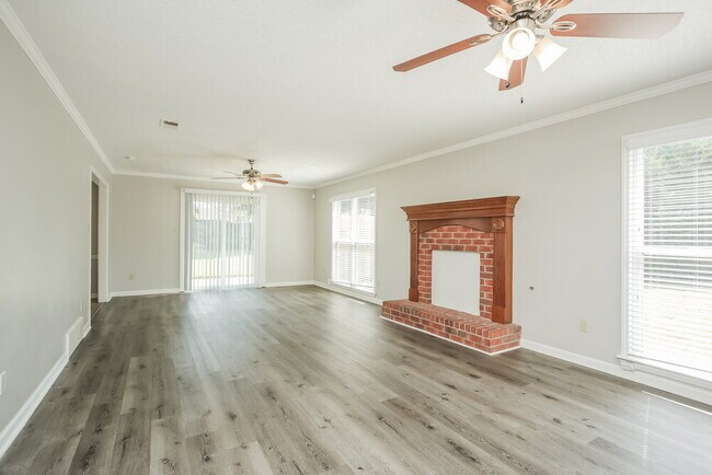 Building Photo - 4498 Whispering Bend Dr