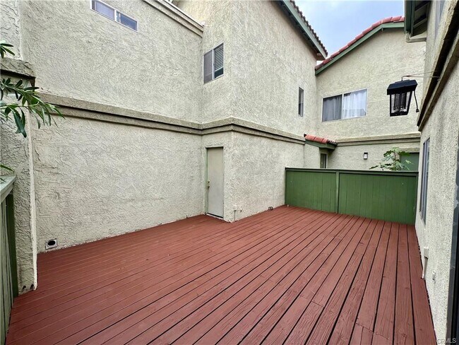 Foto del edificio - 8353 Sunset Trail Pl