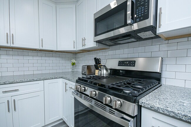 Building Photo - 2885 Harlan Dr