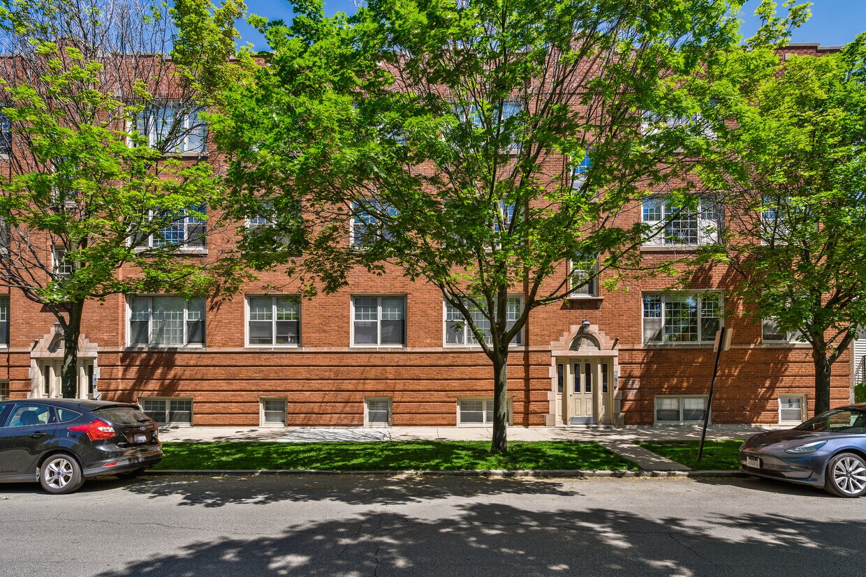 Foto principal - 2546 W George St
