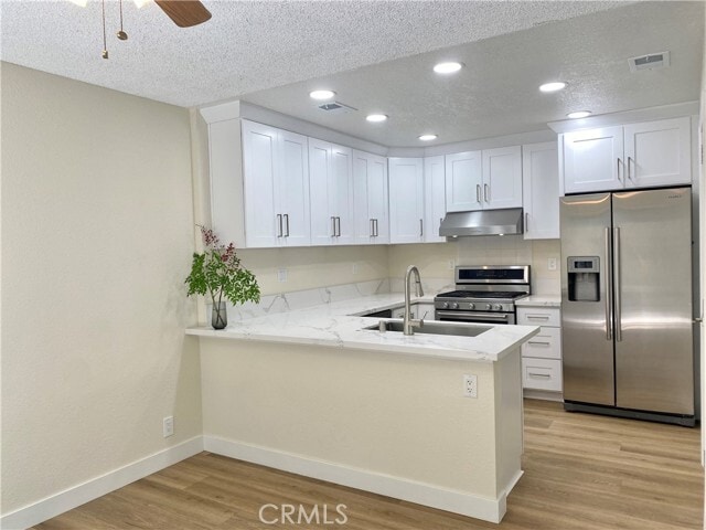 Building Photo - 3 Cll Del Rey