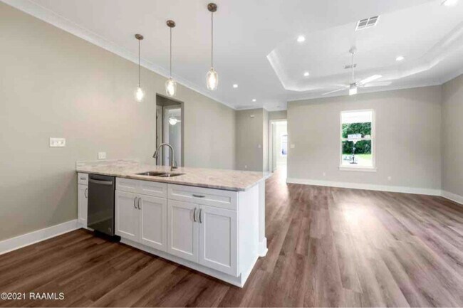 Building Photo - 124 Santa Marta Dr