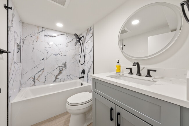 Building Photo - 7804 Lake City Way NE