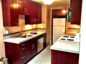 Building Photo - 2802 SE 67th Ave