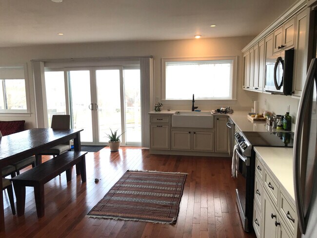 Foto del edificio - 69 Knott Ave