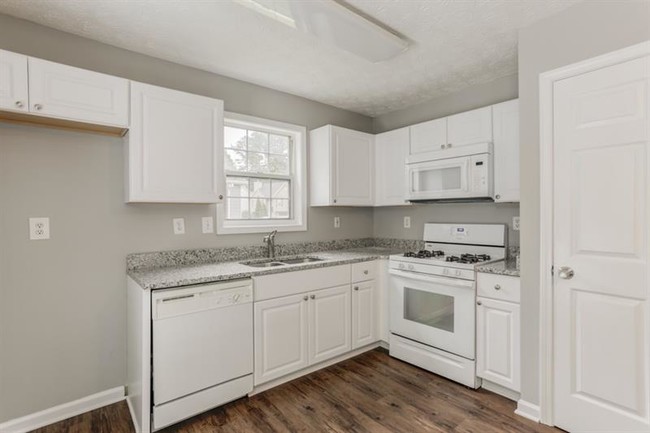 Building Photo - 4943 Lighthouse Pointe