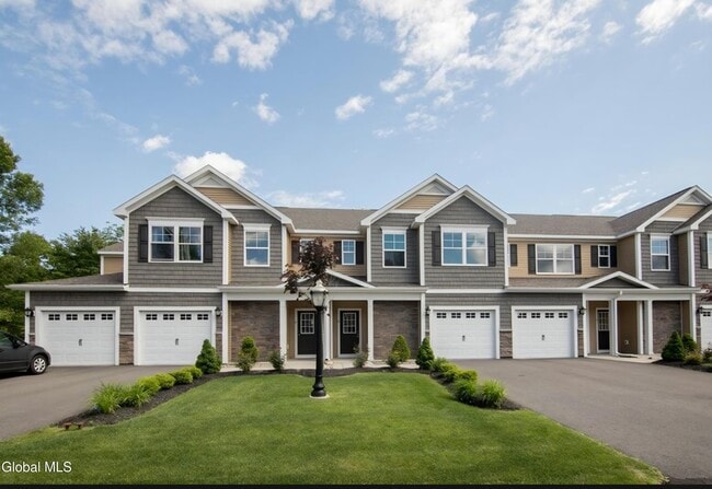 Building Photo - 15 Clarice Ln