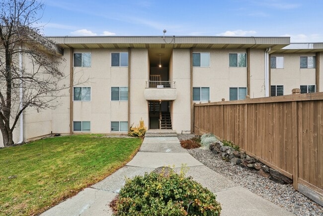 Building Photo - 3102 E 27th Ave