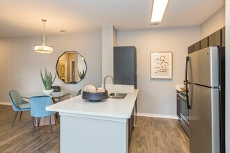 Building Photo - Peaks at Woodmen