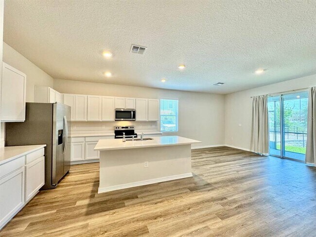 Foto del edificio - 2481 Mellow Ln