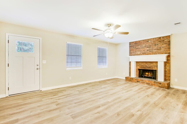 Building Photo - 5925 S Quail Dr