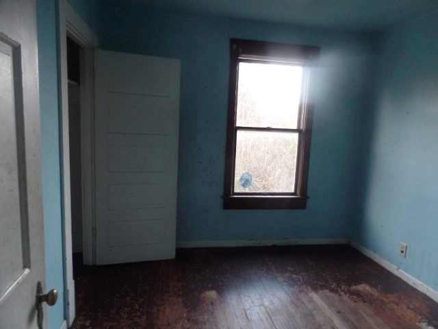 Building Photo - 654 5th St