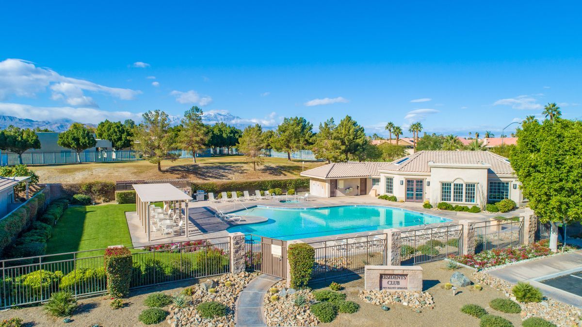 Foto del edificio - 45576 Whistler Ct