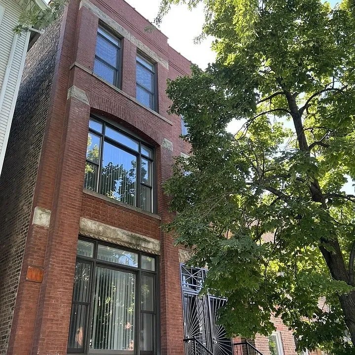 Photo - 1227 W Ohio St (Chicago, IL)