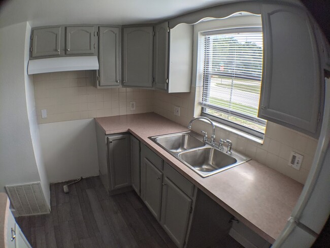 Foto del edificio - 723 44th Ave, E.