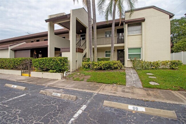 Building Photo - 1100 E Bay Dr