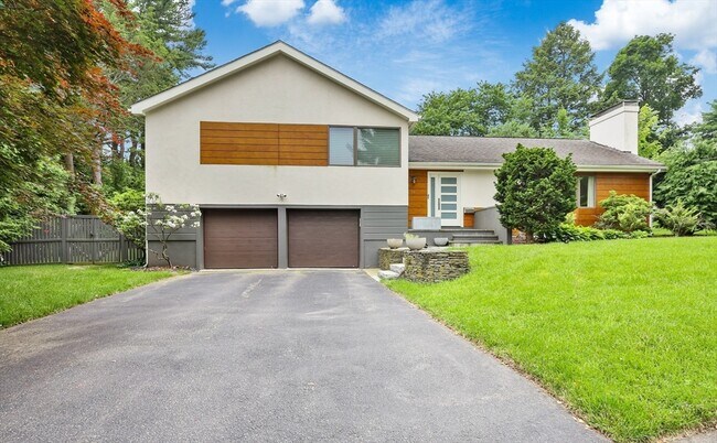 Building Photo - 18 Mignon Rd