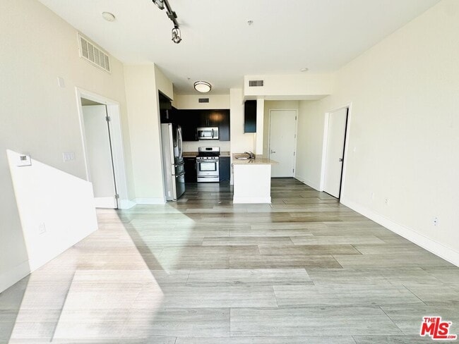 Building Photo - 1241 5th St